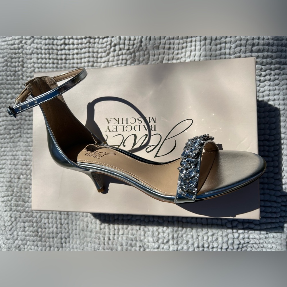 Jewel Badgley Mischka Women’s Dash Silver Heel Sandals Size 6 - Picture 4 of 16